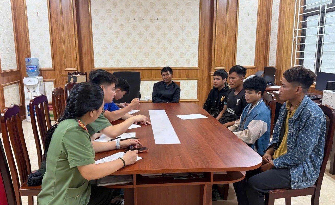 Các đối tượng tại cơ quan điều tra. Ảnh: CTT Các đối tượng tại cơ quan điều tra. Ảnh: CTT