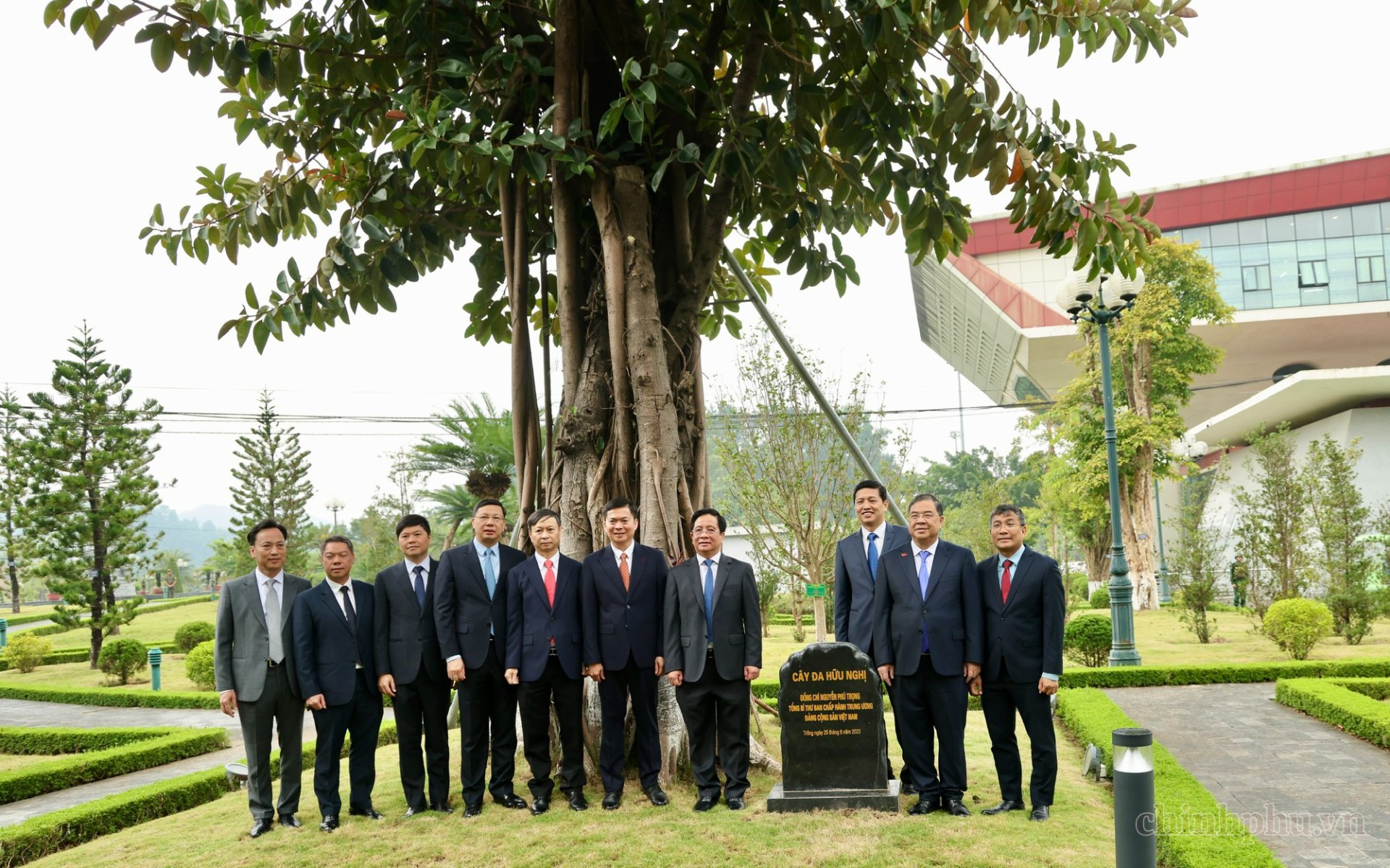 Phó Thủ tướng Thường trực Phạm Gia Túc thăm Cây đa Hữu nghị do cố Tổng Bí thư Nguyễn Phú Trọng trồng tại Cửa khẩu quốc tế Hữu Nghị 25/8/2023 - Ảnh: chinhphu.vn/Phương Nguyên Phó Thủ tướng Thường trực Phạm Gia Túc thăm Cây đa Hữu nghị do cố Tổng Bí thư Nguyễn Phú Trọng trồng tại Cửa khẩu quốc tế Hữu Nghị 25/8/2023 - Ảnh: chinhphu.vn/Phương Nguyên