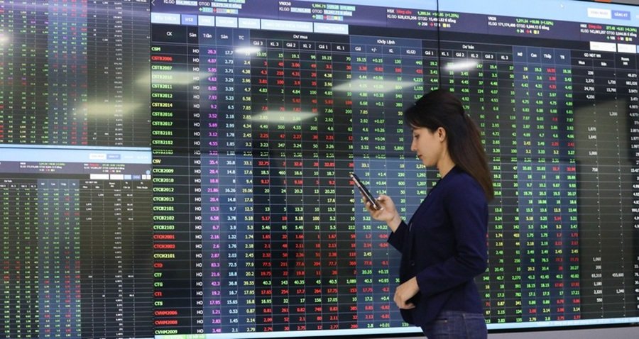 VN-Index hồi phục mạnh sau khi kiểm định v&ugrave;ng hỗ trợ 1.770&ndash;1.780 điểm, với d&ograve;ng tiền lan tỏa t&iacute;ch cực hơn giữa c&aacute;c nh&oacute;m ng&agrave;nh.