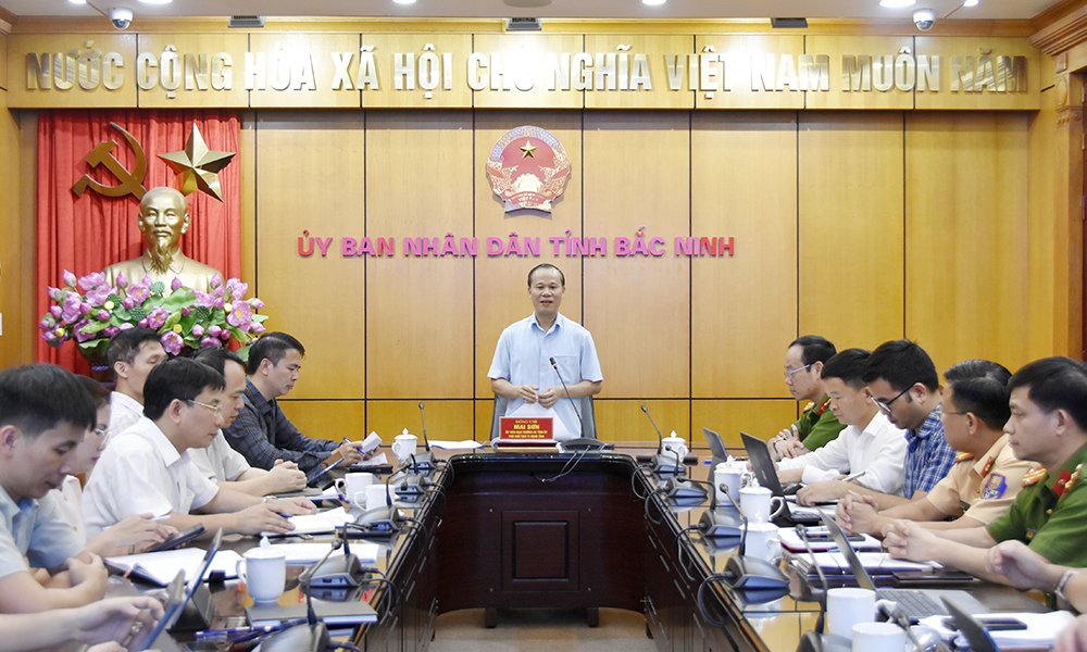 Phó Chủ tịch Thường trực UBND tỉnh Mai Sơn phát biểu chỉ đạo hội nghị. Phó Chủ tịch Thường trực UBND tỉnh Mai Sơn phát biểu chỉ đạo hội nghị.