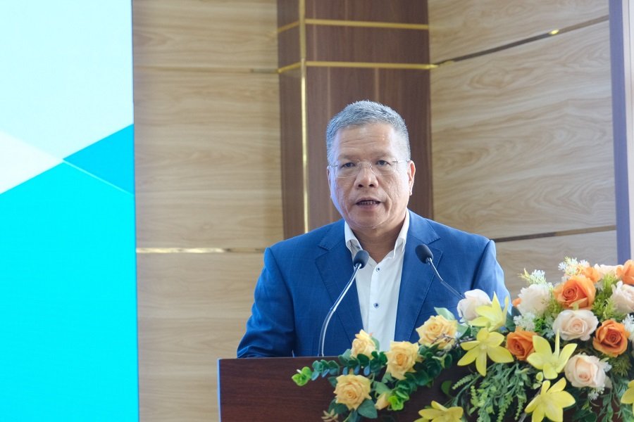 Ph&oacute; Gi&aacute;m đốc BHXH Việt Nam Trần Đ&igrave;nh Liệu ph&aacute;t biểu tại Hội nghị.