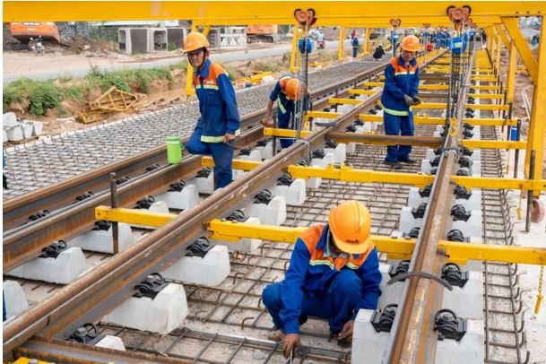 Nhiều công nhân tình việc xuyên lễ Quốc khánh 2/9 tại công trình tuyến LRT Phú Quốc Nhiều công nhân tình việc xuyên lễ Quốc khánh 2/9 tại công trình tuyến LRT Phú Quốc