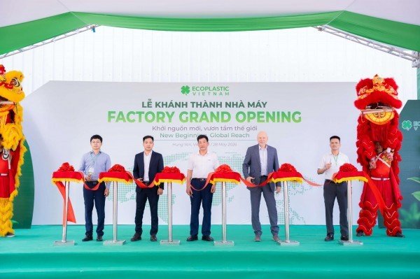 Nhựa sinh thái Việt Nam được chấp thuận niêm yết gần 30 triệu cổ phiếu trên sàn HOSE. Nhựa sinh thái Việt Nam được chấp thuận niêm yết gần 30 triệu cổ phiếu trên sàn HOSE.