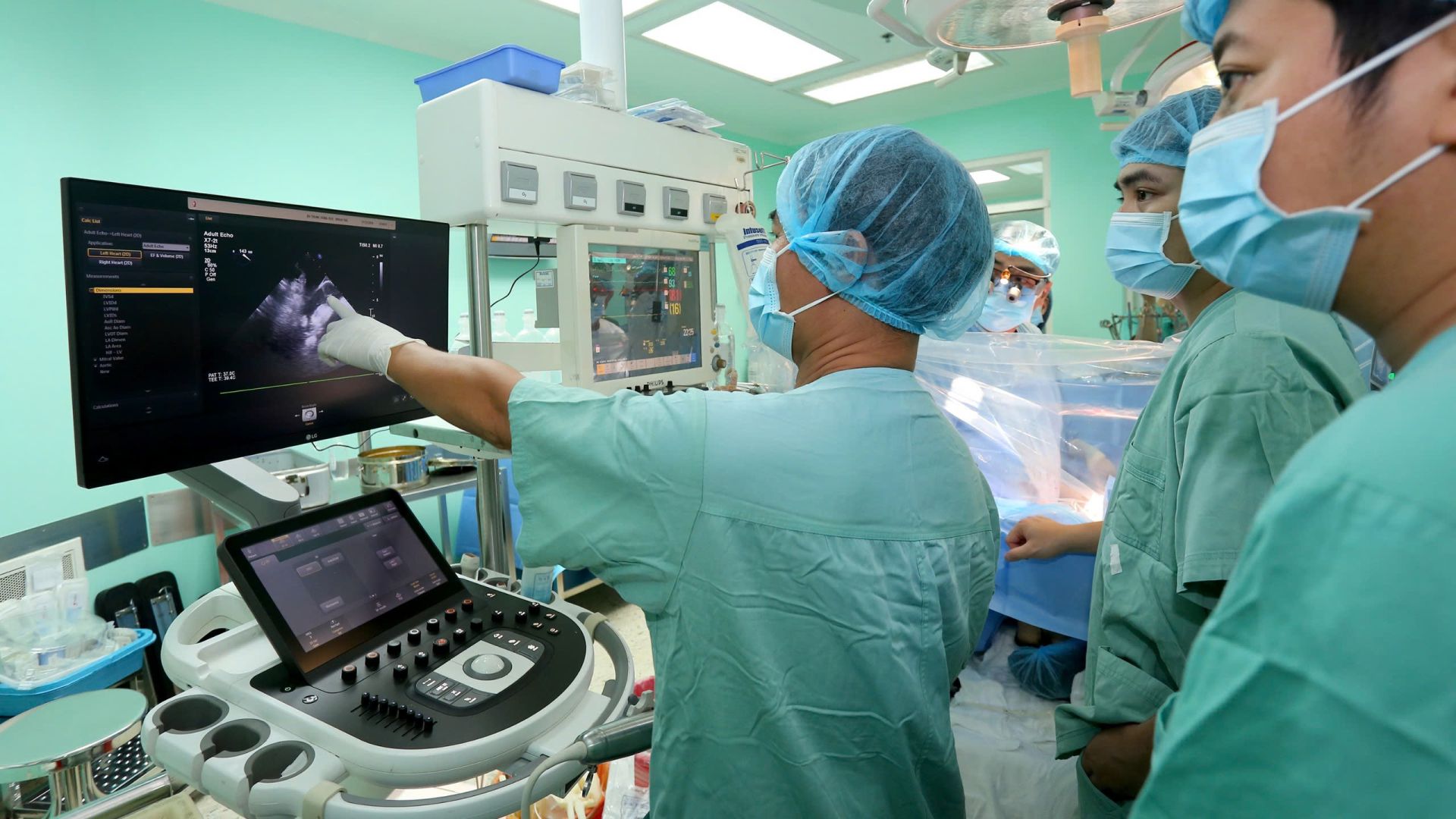 ca phẫu thuật của BVTW Huế