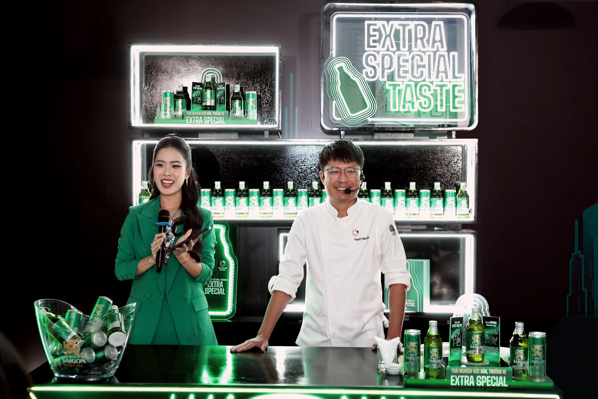 Bếp trưởng Thạnh Nguyễn chia sẻ về cảm hứng s&aacute;ng tạo n&ecirc;n thực đơn cho &ldquo;Trải Nghiệm Độc Bản, Thưởng Vị Extra Special&rdquo; (Ảnh: Bia Saigon)