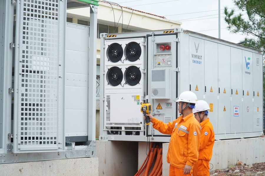 Hệ thống pin lưu trữ năng lượng (BESS) tại Bắc Ninh g&oacute;p phần tăng khả năng điều tiết, hỗ trợ lưới điện trong những thời điểm phụ tải tăng cao