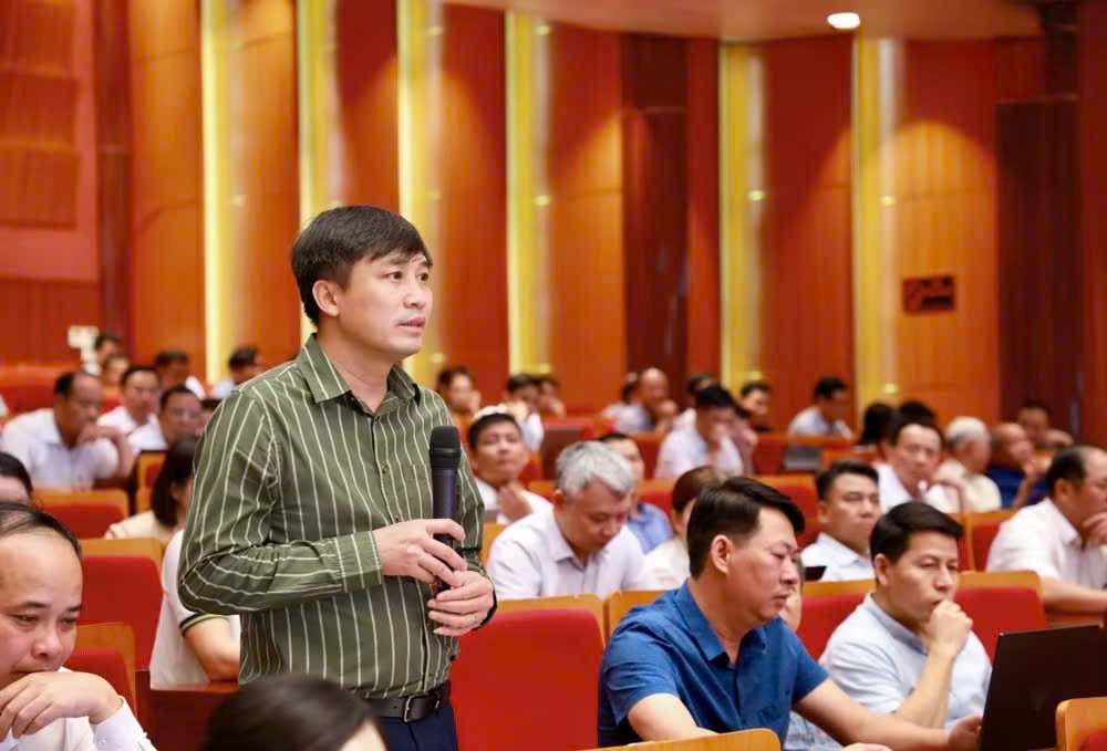 Lãnh đạo phường An Sinh báo cáo, làm rõ thêm một số nội dung liên quan quán triệt, triển khai chính sách hỗ trợ di dời cơ sở sản xuất, doanh nghiệp nhỏ và vừa vào các cụm công nghiệp Lãnh đạo phường An Sinh báo cáo, làm rõ thêm một số nội dung liên quan quán triệt, triển khai chính sách hỗ trợ di dời cơ sở sản xuất, doanh nghiệp nhỏ và vừa vào các cụm công nghiệp