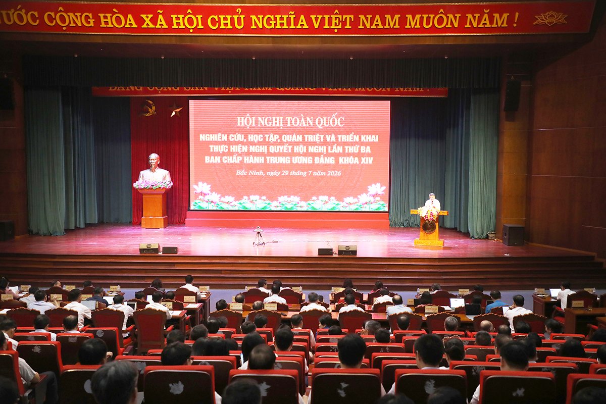 Tỉnh ủy Bắc Ninh tổ chức nghi&ecirc;n cứu, học tập, qu&aacute;n triệt v&agrave; triển khai Nghị quyết Trung ương 3 (kh&oacute;a XIV) tới c&aacute;n bộ chủ chốt c&aacute;c Sở, ban, ng&agrave;nh, c&aacute;c Đảng bộ trực thuộc