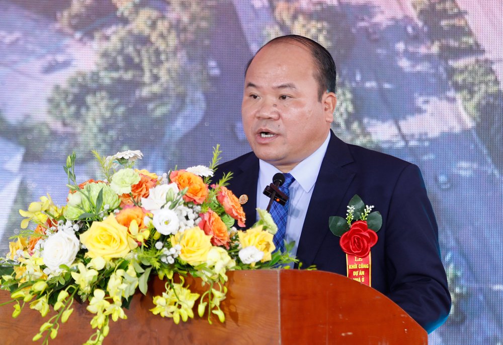 Ông Lại Văn Mạc, Phó Chủ tịch Hội đồng quản trị, Tổng Giám đốc Công ty cổ phần LICOGI13FC phát biểu tại buổi lễ. Ông Lại Văn Mạc, Phó Chủ tịch Hội đồng quản trị, Tổng Giám đốc Công ty cổ phần LICOGI13FC phát biểu tại buổi lễ.