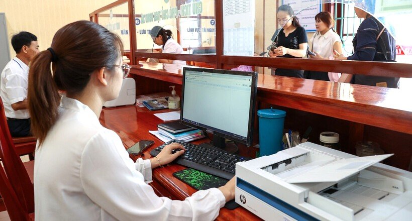 Ninh Bình hỗ trợ người hoạt động không chuyên trách nghỉ việc do kiện toàn đội ngũ ở cơ sở