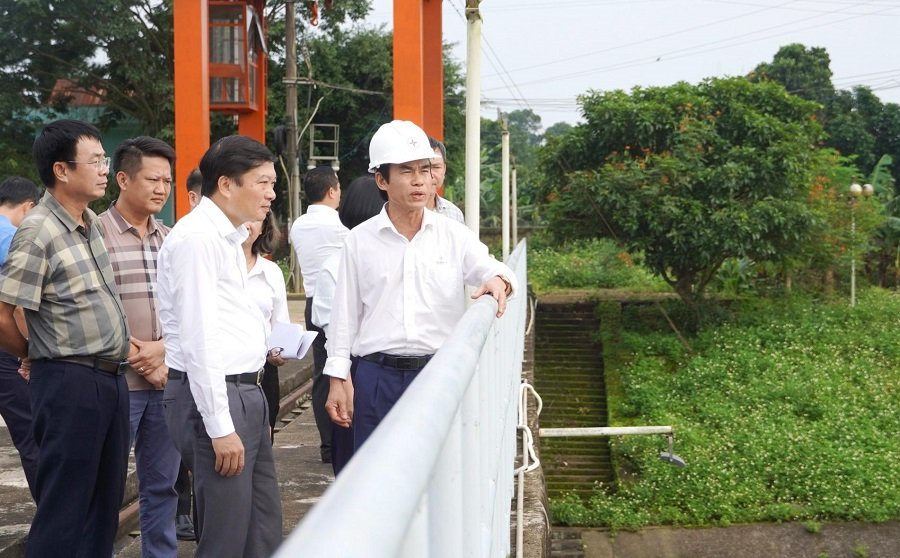 Chủ tịch UBND tỉnh Quảng Trị Lê Hồng Vinh kiểm tra công trình Thủy lợi - Thủy điện Quảng Trị tại xã Khe Sanh Chủ tịch UBND tỉnh Quảng Trị Lê Hồng Vinh kiểm tra công trình Thủy lợi - Thủy điện Quảng Trị tại xã Khe Sanh