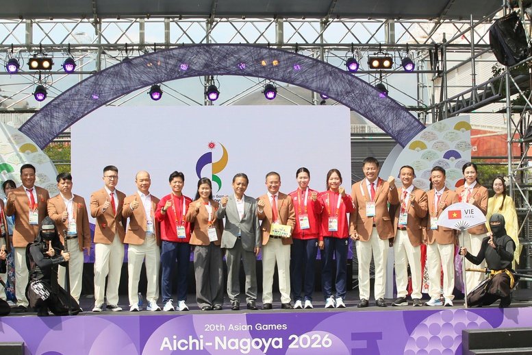 Thứ trưởng Bộ VHTTDL Hoàng Đạo Cương và Trưởng đoàn Thể thao Việt Nam Nguyễn Hồng Minh cùng các thành viên Đoàn Thể thao Việt Nam tại Lễ chào đón các đoàn tham dự ASIAD 20. Ảnh: Bùi Lượng Thứ trưởng Bộ VHTTDL Hoàng Đạo Cương và Trưởng đoàn Thể thao Việt Nam Nguyễn Hồng Minh cùng các thành viên Đoàn Thể thao Việt Nam tại Lễ chào đón các đoàn tham dự ASIAD 20. Ảnh: Bùi Lượng