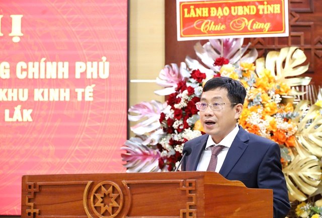 Trưởng Ban Quản l&yacute; c&aacute;c khu kinh tế v&agrave; khu c&ocirc;ng nghiệp Đắk Lắk Huỳnh Lữ T&acirc;n ph&aacute;t biểu nhận nhiệm vụ.