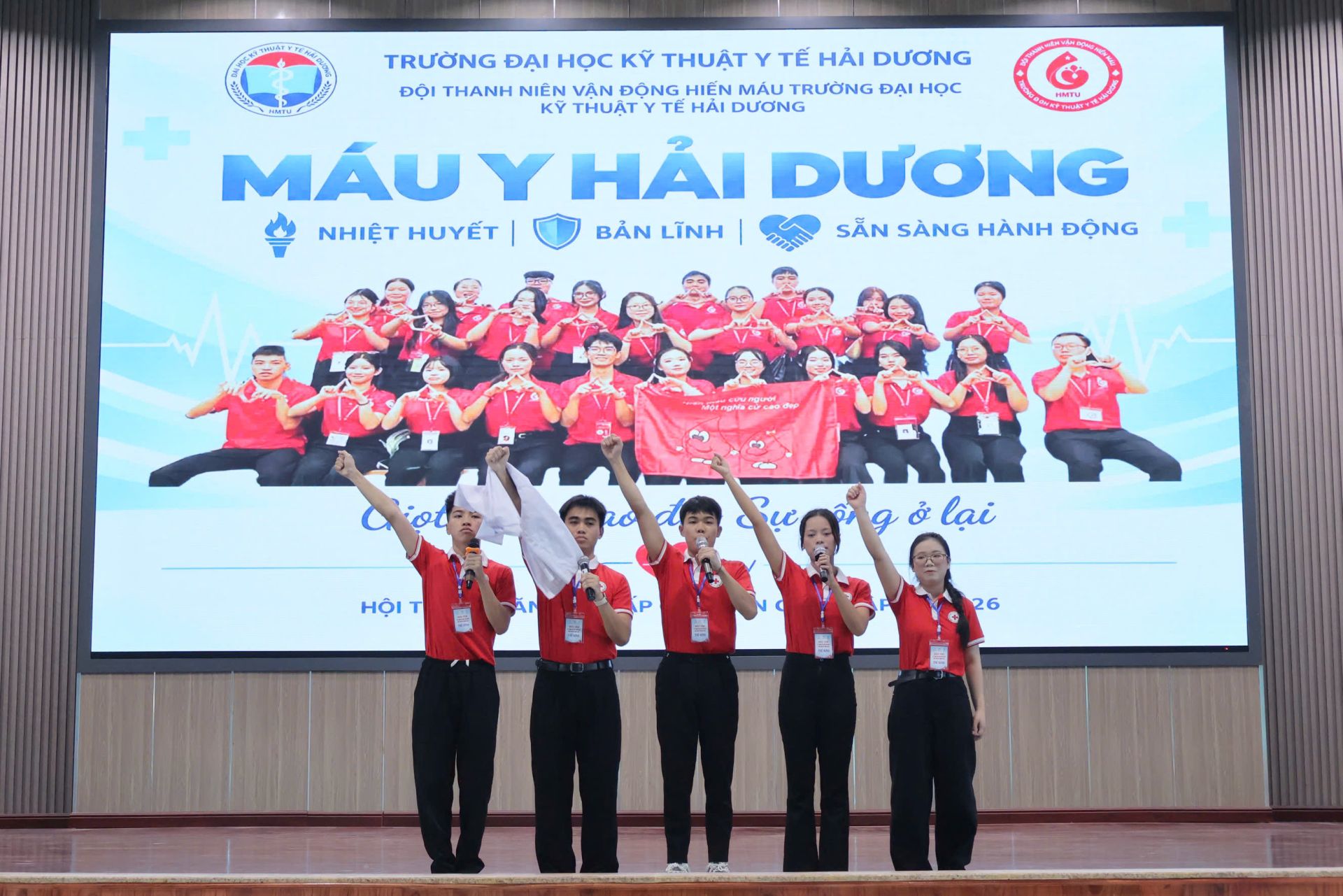 Phần thi giới thiệu của đội thi Trường Đại học Kỹ thuật Y tế Hải Dương. Phần thi giới thiệu của đội thi Trường Đại học Kỹ thuật Y tế Hải Dương.