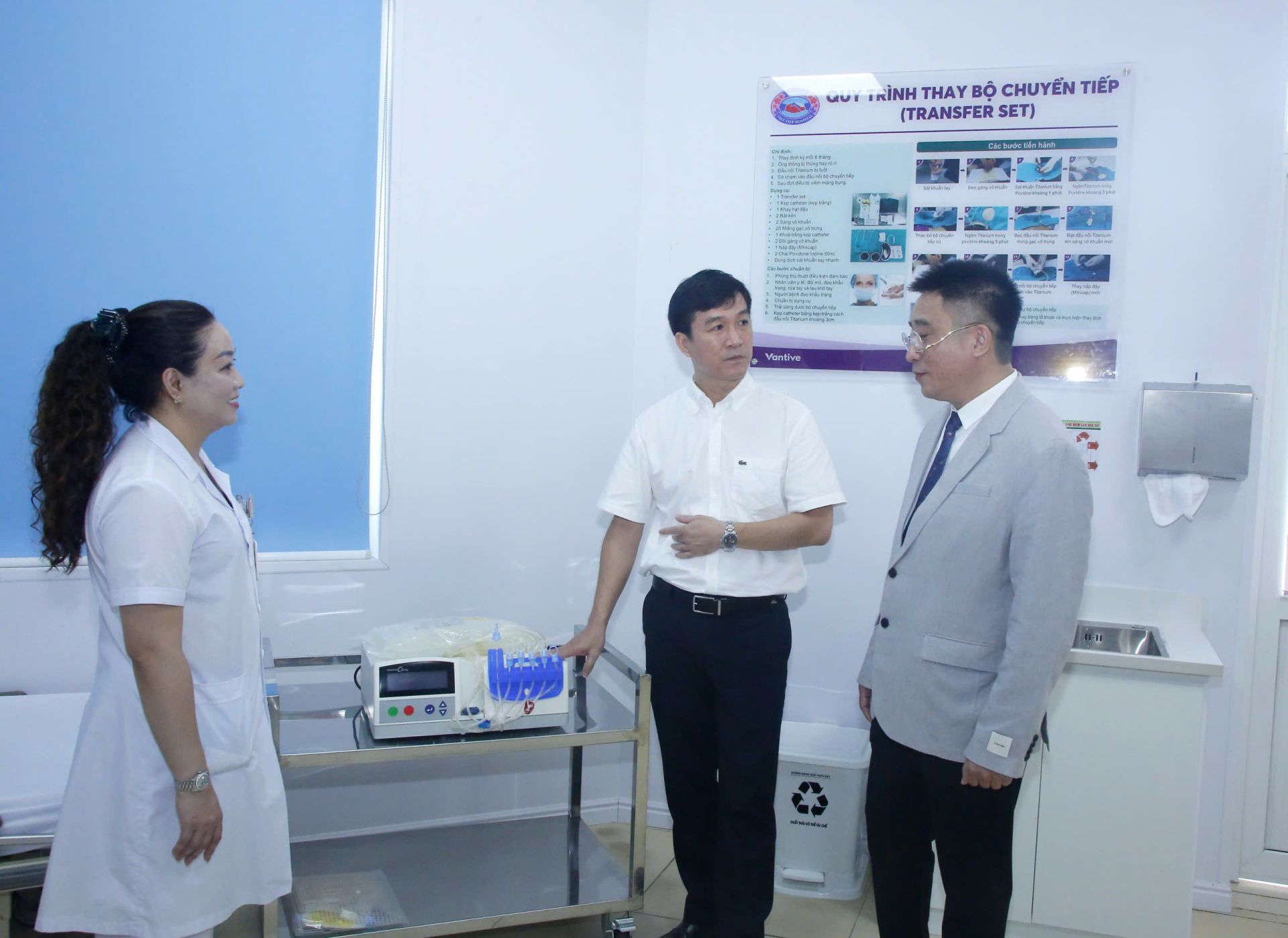 Bệnh viện Bạch Mai chuyển giao kỹ thuật lọc màng bụng cho Bệnh viện Hữu nghị Việt Tiệp. Bệnh viện Bạch Mai chuyển giao kỹ thuật lọc màng bụng cho Bệnh viện Hữu nghị Việt Tiệp.