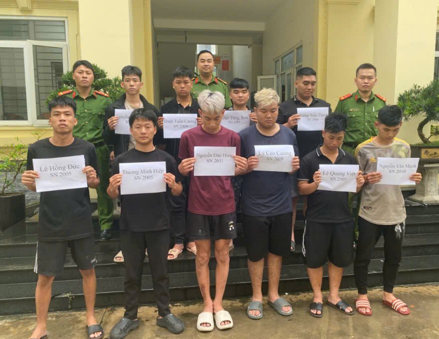 Các đối tượng liên quan vụ mang hung khí tấn công người dân tại phường Hải An. (Ảnh: Công an TP. Hải Phòng) Các đối tượng liên quan vụ mang hung khí tấn công người dân tại phường Hải An. (Ảnh: Công an TP. Hải Phòng)