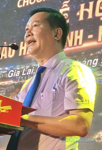 Ông Phan Tuấn Hoàng phát biểu khai mạc Lễ hội. Ảnh: VH Ông Phan Tuấn Hoàng phát biểu khai mạc Lễ hội. Ảnh: VH