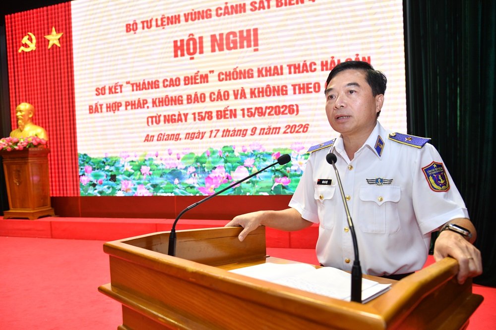 Thiếu tướng Đào Bá Việt, Tư lệnh Vùng Cảnh sát biển 4 chủ trì Hội nghị sơ kết “tháng cao điểm” chống khai thác IUU của BTL Vùng Cảnh sát biển 4 Thiếu tướng Đào Bá Việt, Tư lệnh Vùng Cảnh sát biển 4 chủ trì Hội nghị sơ kết “tháng cao điểm” chống khai thác IUU của BTL Vùng Cảnh sát biển 4
