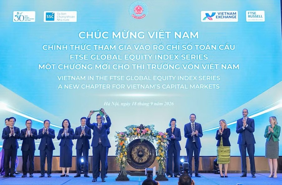 Nghi thức đánh cồng đánh dấu mốc quan trọng để Việt Nam chính thức tham gia vào rổ chỉ số toàn cầu - FTSE Russell Global Equity Index Series. (Ảnh: PV) Nghi thức đánh cồng đánh dấu mốc quan trọng để Việt Nam chính thức tham gia vào rổ chỉ số toàn cầu - FTSE Russell Global Equity Index Series. (Ảnh: PV)