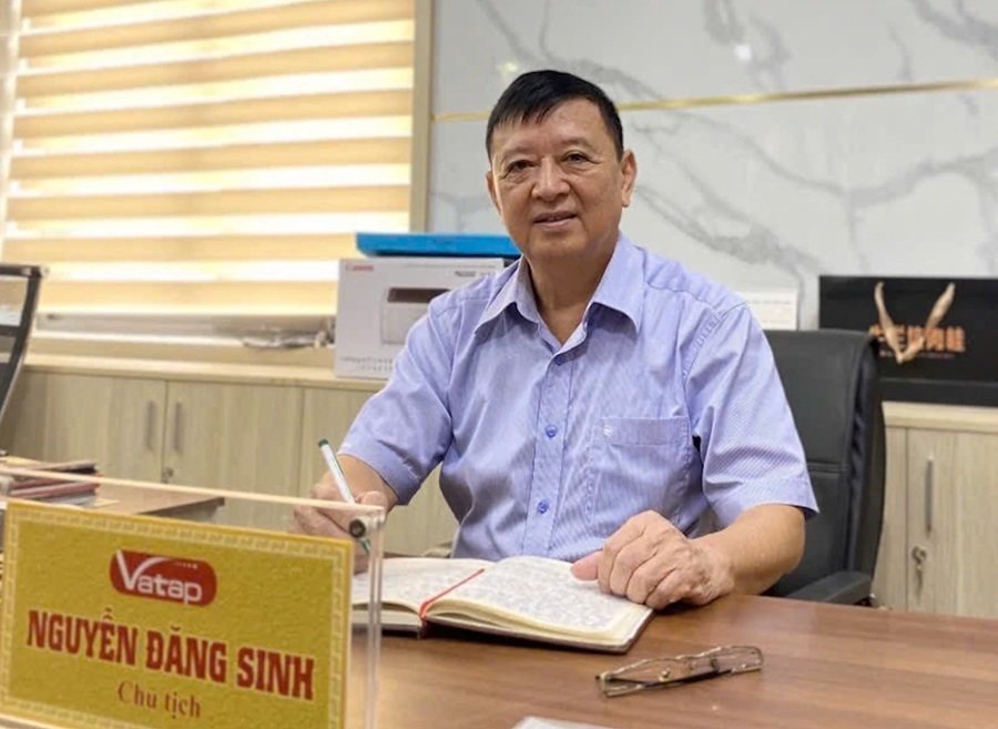 Khi sức mua cuối năm tăng, vấn đề đặt ra không chỉ là phát hiện sản phẩm vi phạm mà còn phải xác định được những mối liên hệ phía sau giao dịch. Đây cũng là yêu cầu được đặt ra trong bối cảnh hoạt động mua bán ngày càng dịch chuyển lên môi trường điện tử. Ông Nguyễn Đăng Sinh Khi sức mua cuối năm tăng, vấn đề đặt ra không chỉ là phát hiện sản phẩm vi phạm mà còn phải xác định được những mối liên hệ phía sau giao dịch. Đây cũng là yêu cầu được đặt ra trong bối cảnh hoạt động mua bán ngày càng dịch chuyển lên môi trường điện tử. Ông Nguyễn Đăng Sinh