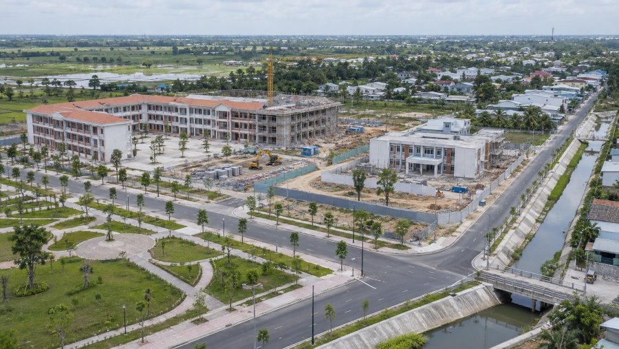 C&aacute;c dự &aacute;n hạ tầng c&ocirc;ng cộng được đầu tư đồng bộ, phục vụ ph&aacute;t triển kinh tế &ndash; x&atilde; hội địa phương.