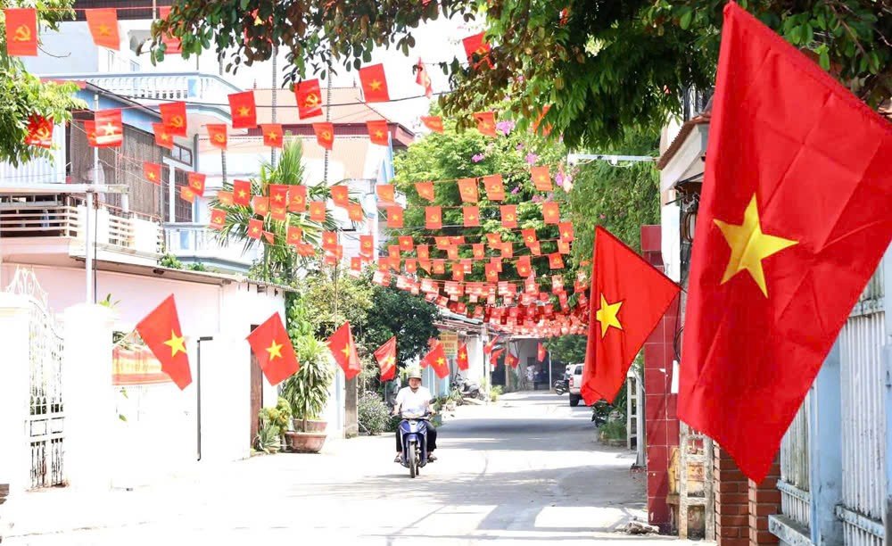 Xã Lạng Giang (từ 20/9 trở thành phường) rực rỡ sắc cờ, chào mừng thành phố Bắc Ninh. Xã Lạng Giang (từ 20/9 trở thành phường) rực rỡ sắc cờ, chào mừng thành phố Bắc Ninh.
