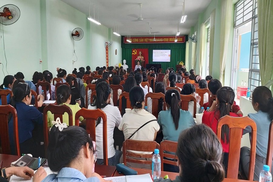 Lớp bồi dưỡng tại Trường Mầm non Phú Thủy 1. Lớp bồi dưỡng tại Trường Mầm non Phú Thủy 1.