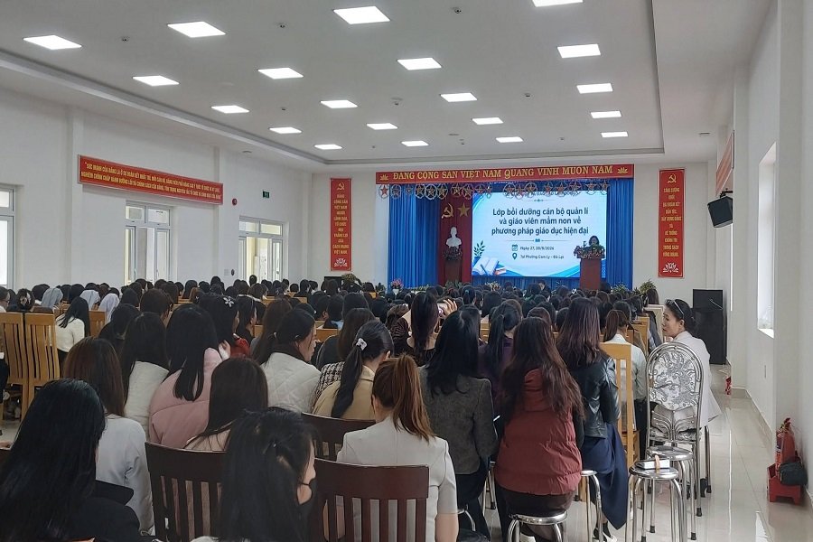 Lớp bồi dưỡng tại Trường Mầm non Sơn Ca, khu vực Đắk Nông (cũ). (Ảnh: Phòng Giáo dục Mầm non) Lớp bồi dưỡng tại Trường Mầm non Sơn Ca, khu vực Đắk Nông (cũ). (Ảnh: Phòng Giáo dục Mầm non)