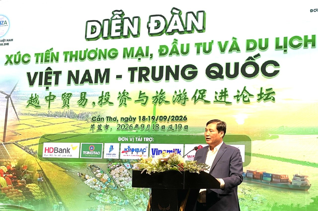 Ông Hứa Trường Sơn, Phó Giám đốc Sở Công Thương TP. Cần Thơ phát biểu khai mạc Diễn đàn Ông Hứa Trường Sơn, Phó Giám đốc Sở Công Thương TP. Cần Thơ phát biểu khai mạc Diễn đàn