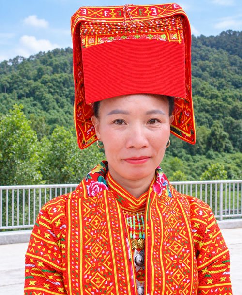 Bà Triệu Thị Hường thôn Kim Bảng xã An Lạc. Bà Triệu Thị Hường thôn Kim Bảng xã An Lạc.