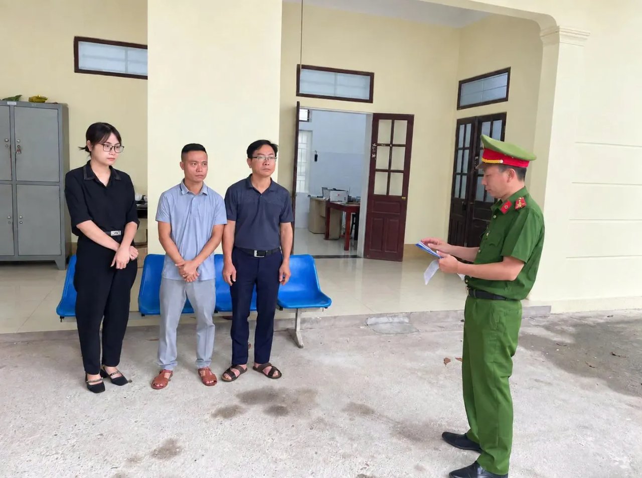 Lực lượng chức năng tống đạt quyết định tố tụng đối với các bị can Lực lượng chức năng tống đạt quyết định tố tụng đối với các bị can