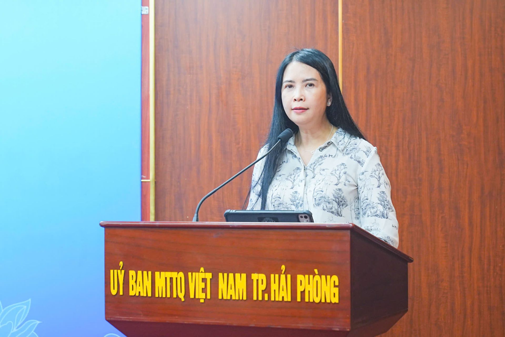 Đồng ch&iacute; Trần Lan Phương, Ph&oacute; Chủ tịch Thường trực Hội Li&ecirc;n hiệp Phụ nữ Việt Nam ph&aacute;t biểu tại chương tr&igrave;nh.