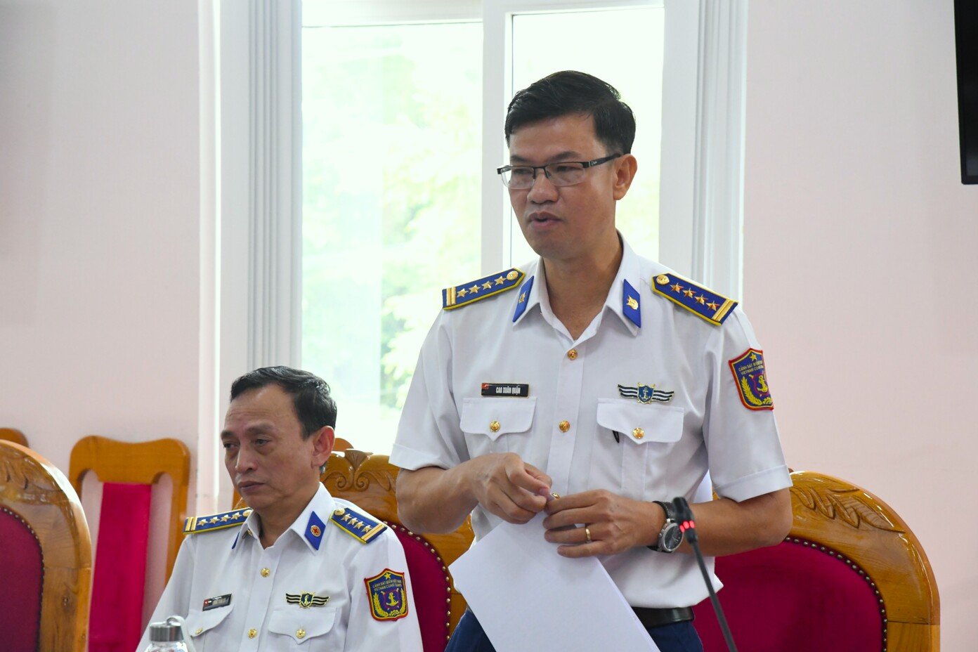 Đại tá cao Xuân Quận, phó Chính ủy Bộ tư Lệnh Vùng báo cáo tại hội nghị Đại tá cao Xuân Quận, phó Chính ủy Bộ tư Lệnh Vùng báo cáo tại hội nghị