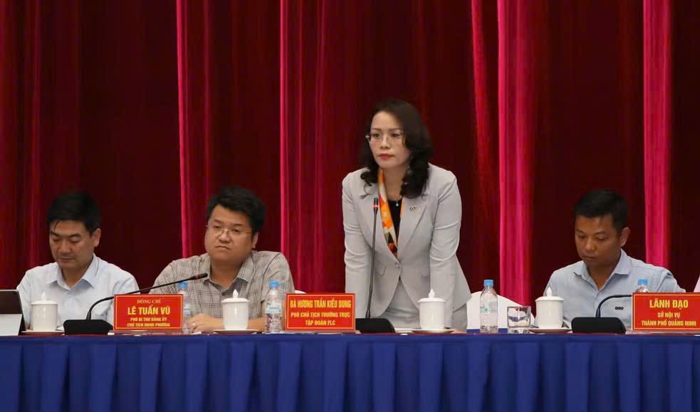 Đại diện Tập đo&agrave;n FLC trả lời nh&agrave; đầu tư thứ cấp tại cuộc họp