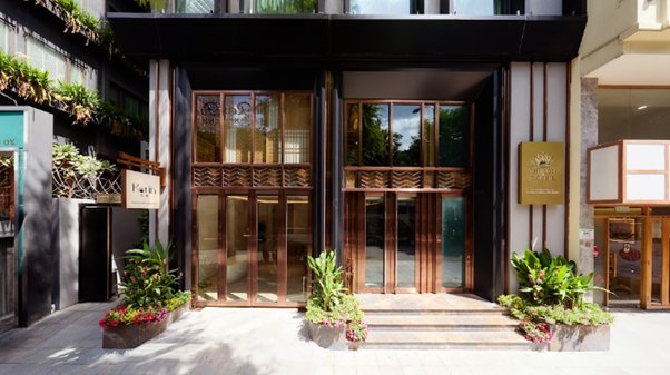 Nhà hàng tọa lạc tại số 20 Đông Du, một trong những tuyến phố sầm uất bậc nhất trung tâm TP.HCM Nhà hàng tọa lạc tại số 20 Đông Du, một trong những tuyến phố sầm uất bậc nhất trung tâm TP.HCM