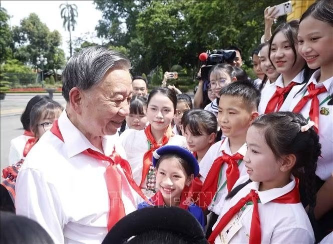 Tổng Bí thư, Chủ tịch nước Tô Lâm với các Đội viên tiêu biểu toàn quốc. Ảnh: Thống Nhất/TTXVN Tổng Bí thư, Chủ tịch nước Tô Lâm với các Đội viên tiêu biểu toàn quốc. Ảnh: Thống Nhất/TTXVN