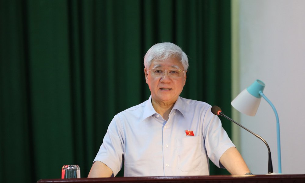 Đồng ch&iacute; Đỗ Văn Chiến, Ủy vi&ecirc;n Bộ Ch&iacute;nh trị, Ph&oacute; Chủ tịch Thường trực Quốc hội ph&aacute;t biểu tại buổi tiếp x&uacute;c cử tri.