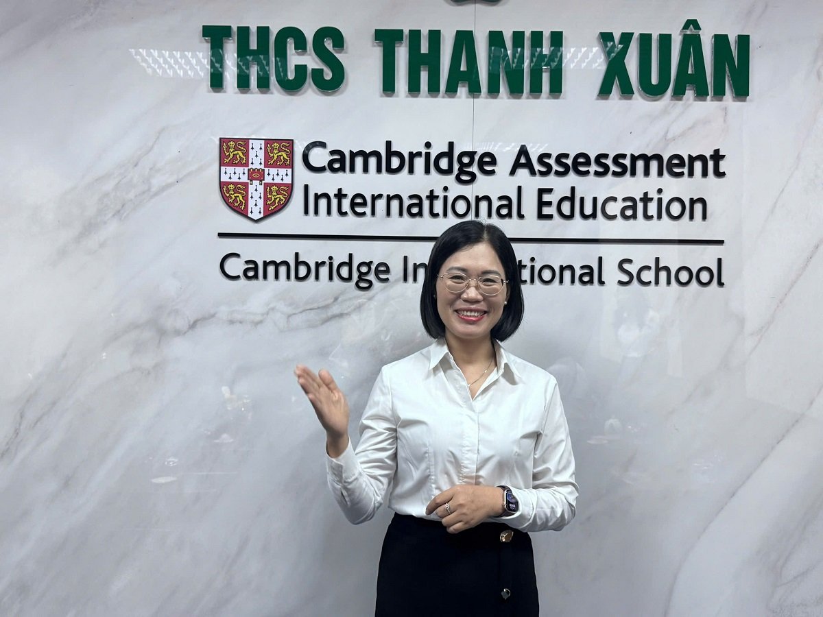 Cô giáo Hà Thị Thơm - Tổ trưởng bộ môn Tiếng Cô giáo Hà Thị Thơm - Tổ trưởng bộ môn Tiếng