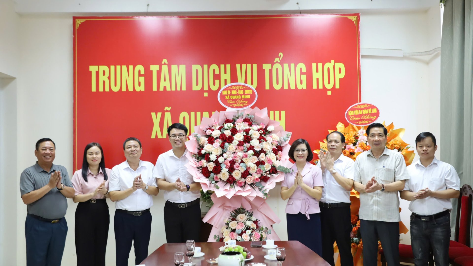 Lãnh đạo xã Quang Minh chúc mừng Trung tâm nhân kỷ niệm 101 năm Ngày Báo chí Cách mạng Việt Nam Lãnh đạo xã Quang Minh chúc mừng Trung tâm nhân kỷ niệm 101 năm Ngày Báo chí Cách mạng Việt Nam