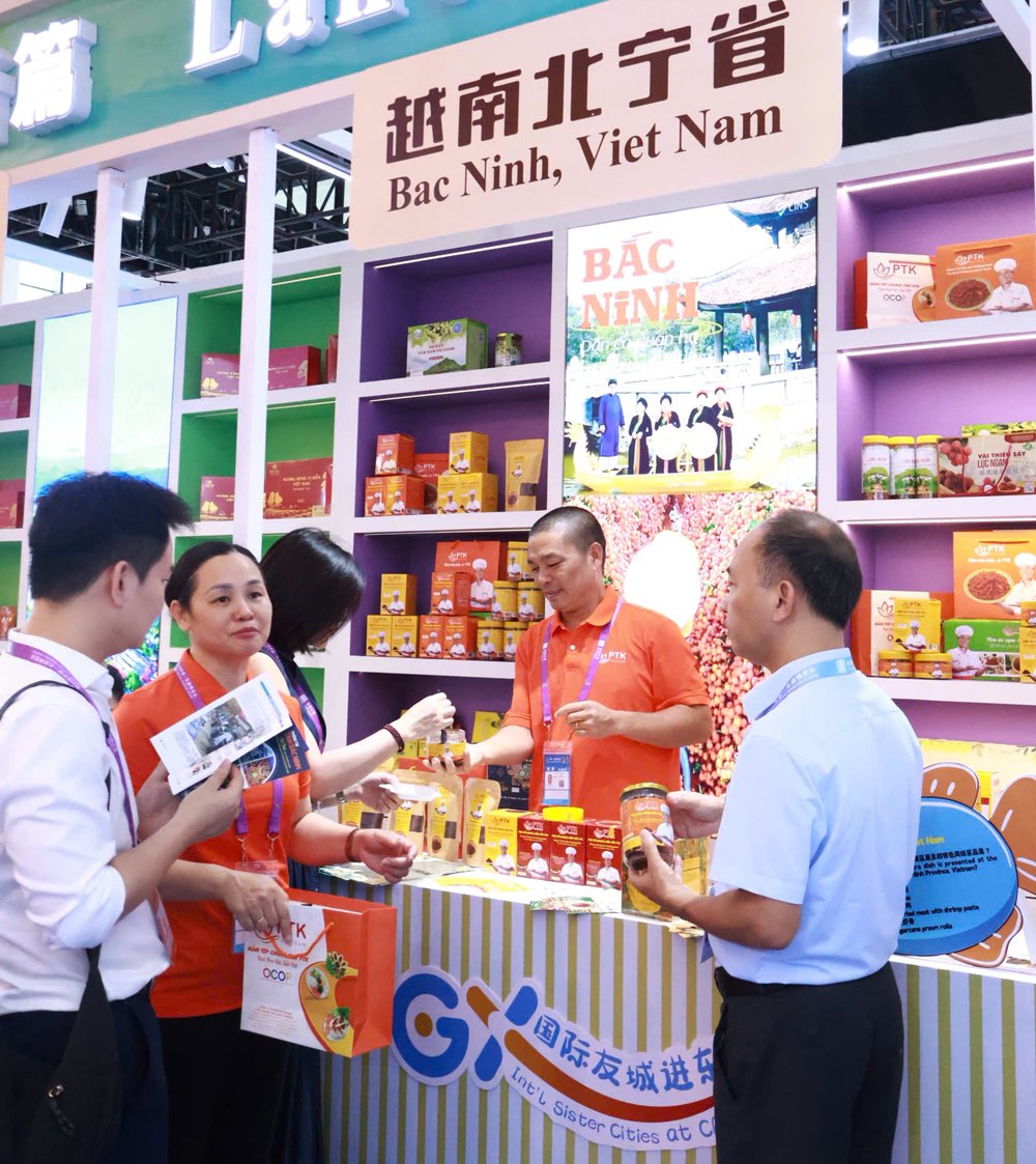 Gian h&agrave;ng trưng b&agrave;y c&aacute;c sản phẩm của th&agrave;nh phố Bắc Ninh.