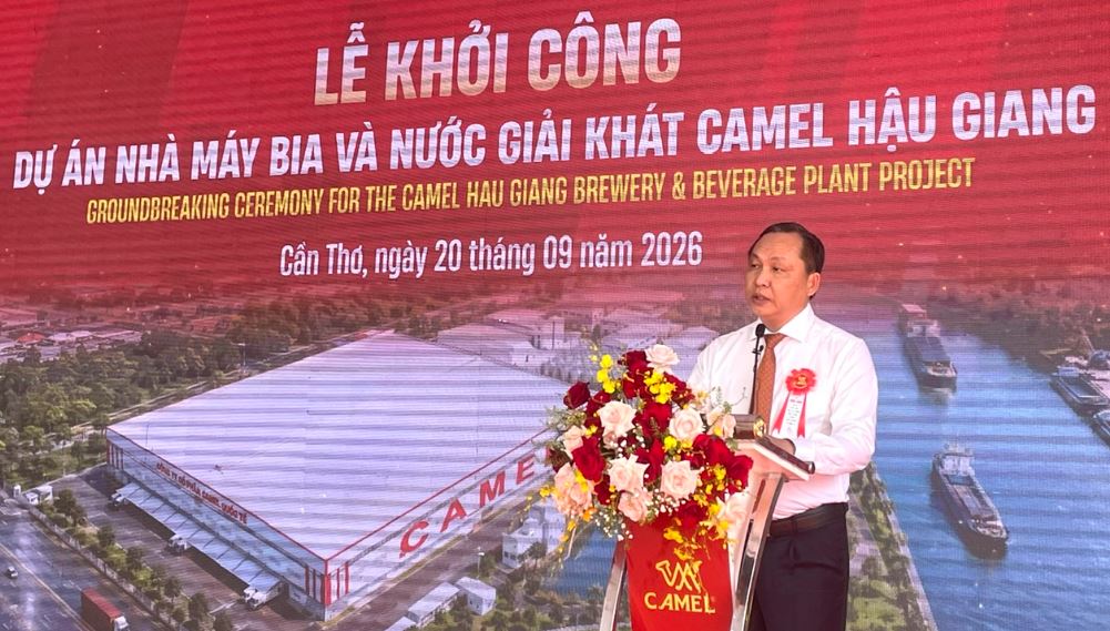 &Ocirc;ng L&ecirc; C&ocirc;ng L&yacute;, Ph&oacute; Chủ tịch thường trực UBND TP. Cần Thơ ph&aacute;t biểu tại Lễ khởi c&ocirc;ng Nh&agrave; m&aacute;y Bia v&agrave; Nước Giải kh&aacute;t Camel Hậu Giang