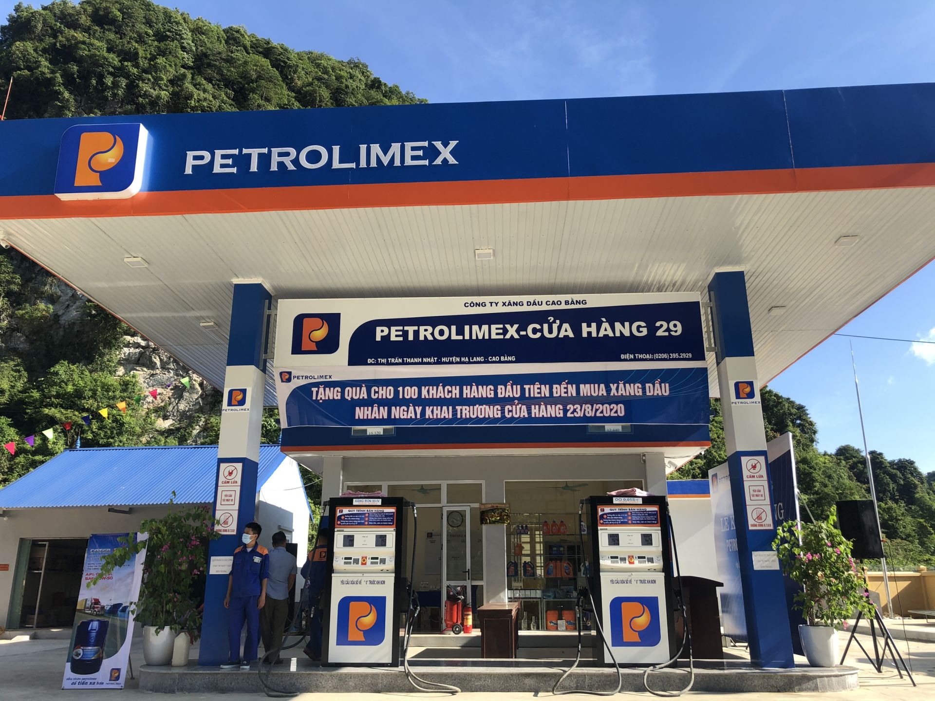Một cửa h&agrave;ng xăng dầu thuộc C&ocirc;ng ty TNHH Một th&agrave;nh vi&ecirc;n Petrolimex Cao Bằng. Ảnh: caobang.petrolimex.com.vn