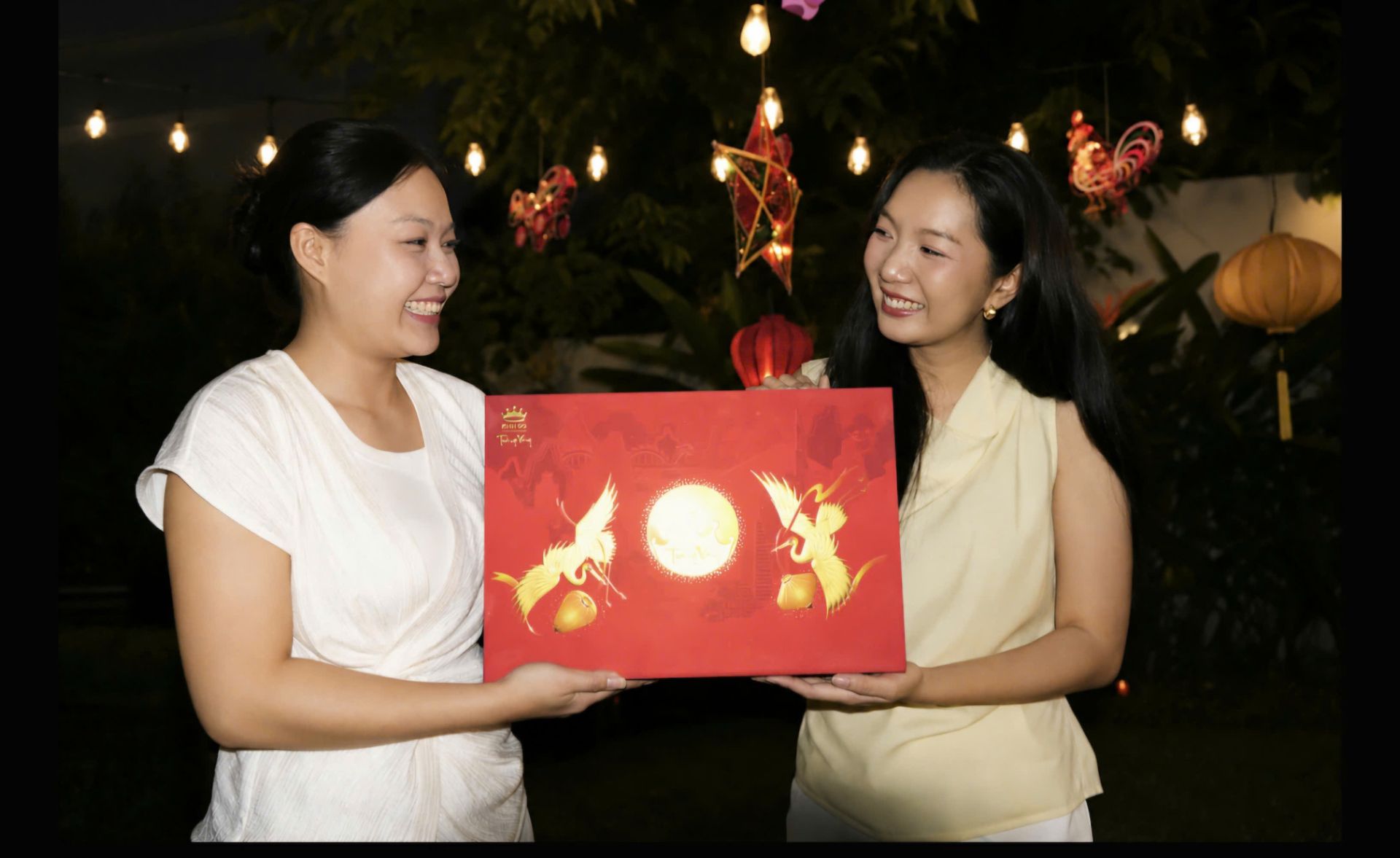 Bánh Trung thu cũng là lựa chọn quà tặng phổ biến dành cho người thân, bạn bè trong dịp Tết đoàn viên. Bánh Trung thu cũng là lựa chọn quà tặng phổ biến dành cho người thân, bạn bè trong dịp Tết đoàn viên.