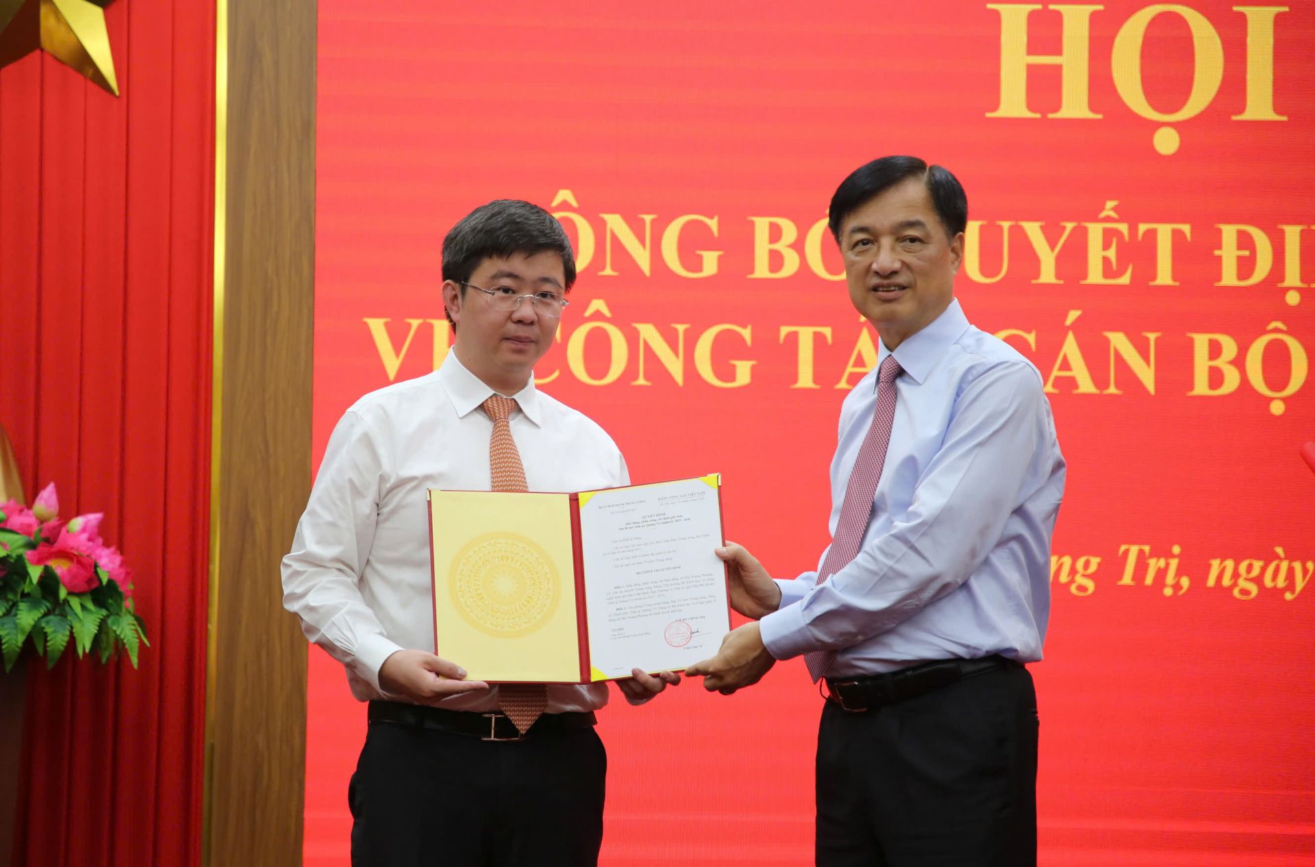 Ông Bùi Hoàng Phương được Bộ Chính trị giới thiệu bầu giữa chức Chủ tịch UBND tỉnh Quảng Trị Ông Bùi Hoàng Phương được Bộ Chính trị giới thiệu bầu giữa chức Chủ tịch UBND tỉnh Quảng Trị