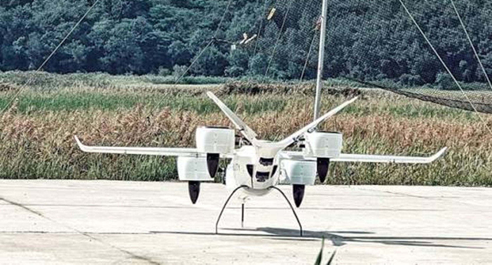 Phương tiện sở hữu khối lượng cất c&aacute;nh tối đa đạt 230 kg c&ugrave;ng khả năng chuy&ecirc;n chở h&agrave;ng h&oacute;a tải trọng l&ecirc;n tới 100 kg