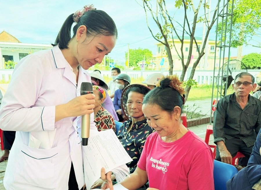 Th&ocirc;ng tin kh&aacute;m s&agrave;ng lọc sẽ được cập nhật, đồng bộ v&agrave;o Sổ sức khỏe điện tử tr&ecirc;n ứng dụng VNeID