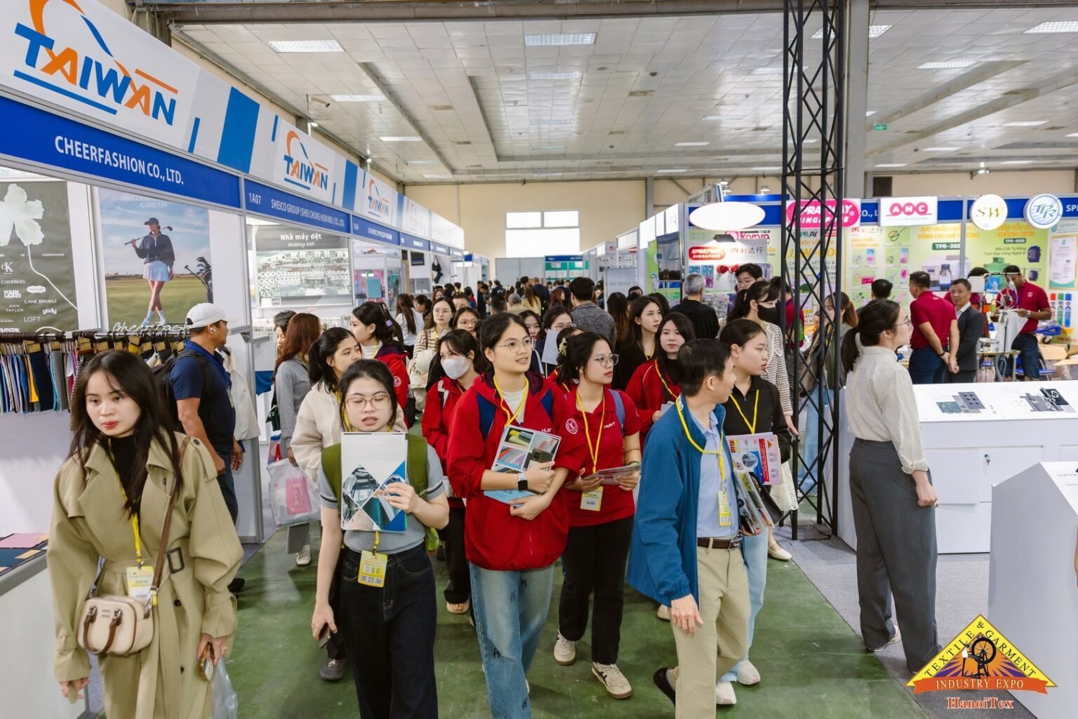 Khách tham quan tại HanoiTex & HanoiFabric 2025 Khách tham quan tại HanoiTex & HanoiFabric 2025
