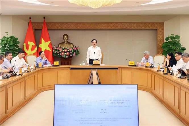 Ph&oacute; Thủ tướng Hồ Quốc Dũng chủ tr&igrave; họp với một số bộ, ng&agrave;nh về dự &aacute;n Luật đất đai (sửa đổi). Ảnh: An Đăng - TTXVN. Ảnh: An Đăng/TXVN