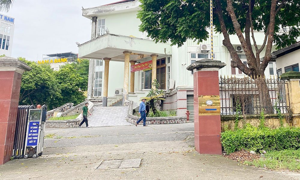 Trụ sở Ngân hàng Nhà nước Khu vực 12 cũ, số 20 đường Lý Thái Tổ (phường Kinh Bắc) đã bàn giao cho Hội Doanh nhân trẻ tỉnh Bắc Ninh thuê. Trụ sở Ngân hàng Nhà nước Khu vực 12 cũ, số 20 đường Lý Thái Tổ (phường Kinh Bắc) đã bàn giao cho Hội Doanh nhân trẻ tỉnh Bắc Ninh thuê.