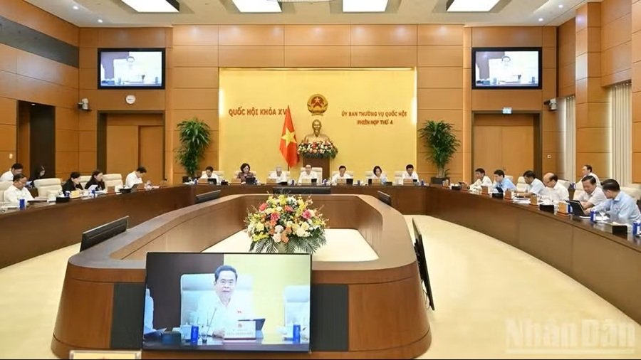 Quang cảnh một phi&ecirc;n họp của Ủy ban Thường vụ Quốc hội. (Ảnh: Duy Linh/B&aacute;o Nh&acirc;n D&acirc;n)